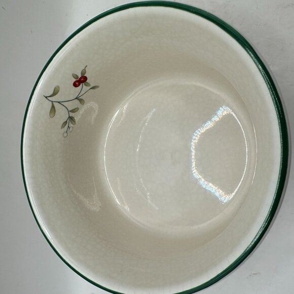 Pfaltzgraff Holiday Heritage Stoneware Bowl With Holly Pattern - Picture 2 of 6